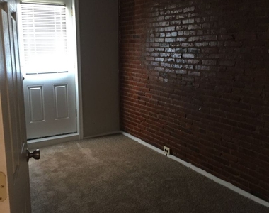 1815 Saint Paul St Apt 2a - Photo Thumbnail 6