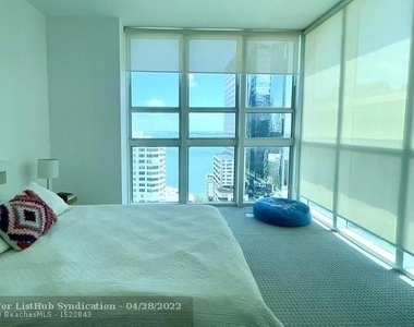 951 Brickell Ave - Photo Thumbnail 4