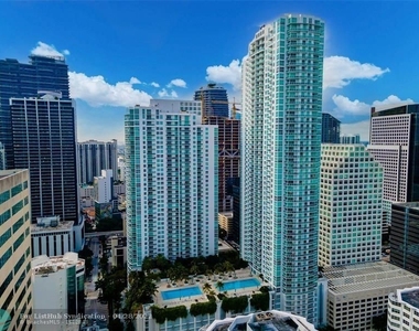 951 Brickell Ave - Photo Thumbnail 10