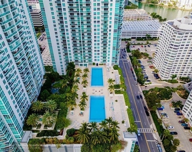 951 Brickell Ave - Photo Thumbnail 11