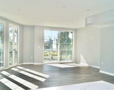 1111 Echo Park Ave - Photo Thumbnail 2