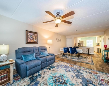 217 Palmetto Court - Photo Thumbnail 4