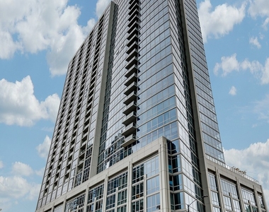 2 W Delaware Place - Photo Thumbnail 0