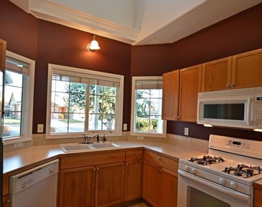 6037 N. Castleton - Photo Thumbnail 13