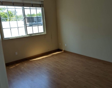 5051 Rosewood Ave #207 - Photo Thumbnail 9