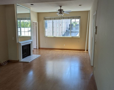 5051 Rosewood Ave #207 - Photo Thumbnail 6