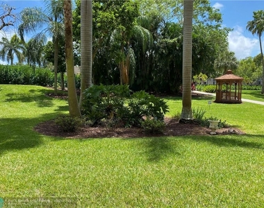 26 Royal Palm Way - Photo Thumbnail 29