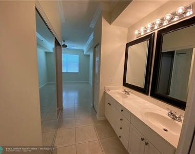 26 Royal Palm Way - Photo Thumbnail 17