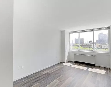 229 Chrystie Street - Photo Thumbnail 6