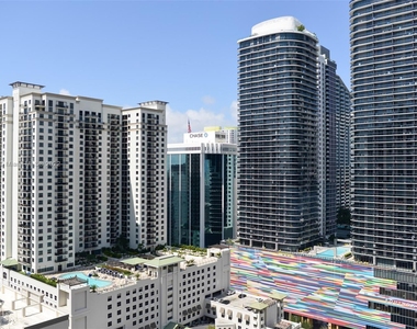 1000 Brickell Plaza - Photo Thumbnail 10