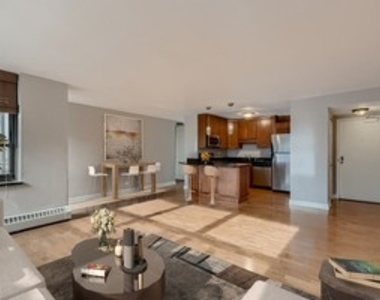 33 E Cedar Street - Photo Thumbnail 2