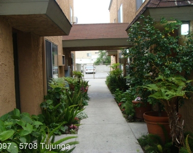 5708 Tujunga Ave. - Photo Thumbnail 26