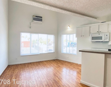 5708 Tujunga Ave. - Photo Thumbnail 5