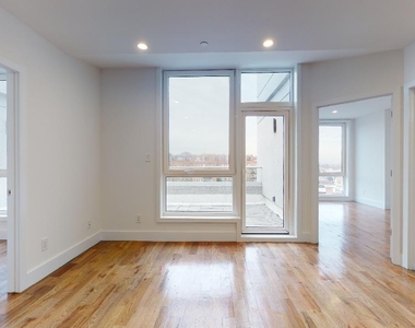 13828 queens blvd - Photo Thumbnail 2