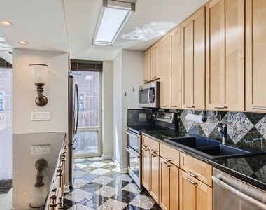 111 E Chestnut Street - Photo Thumbnail 2