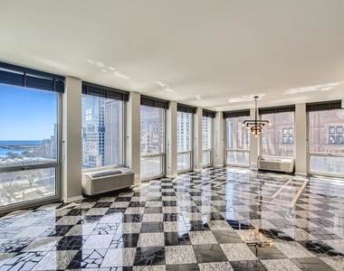 111 E Chestnut Street - Photo Thumbnail 4