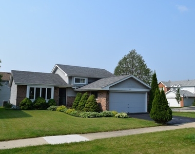 1055 E Cunningham Drive - Photo Thumbnail 9