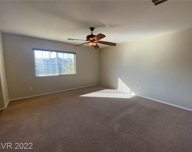 7927 Bartlett Peak Street - Photo Thumbnail 15