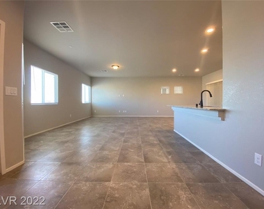 4451 Sapphire Moon Avenue - Photo Thumbnail 2