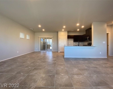 4451 Sapphire Moon Avenue - Photo Thumbnail 3