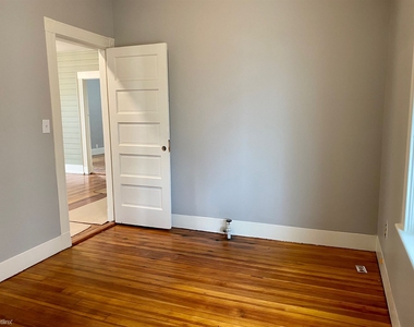 56 Mansfield St Apt 2 - Photo Thumbnail 8