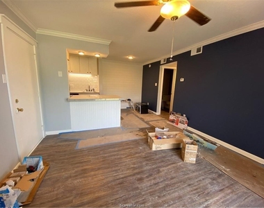 904 University Oaks - Photo Thumbnail 2