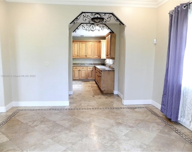 2620 Sw 57th Ave - Photo Thumbnail 5