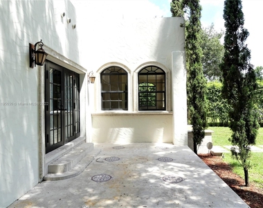 2620 Sw 57th Ave - Photo Thumbnail 15