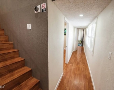 4855 Orion Ave - Photo Thumbnail 31