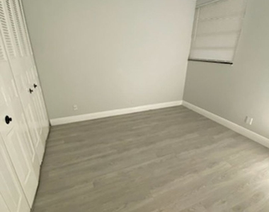 8437 Forest Hills Dr #202 - Photo Thumbnail 12