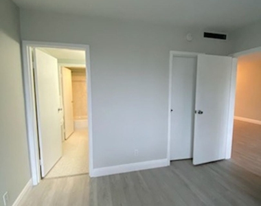 8437 Forest Hills Dr #202 - Photo Thumbnail 15
