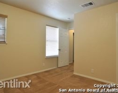 2815 Bandbury Oak - Photo Thumbnail 4