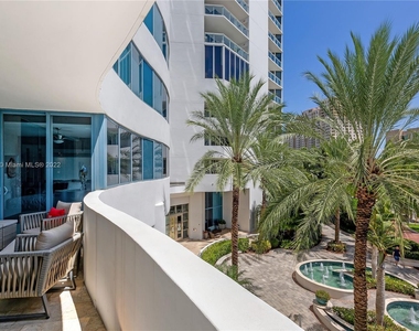 333 Las Olas Way - Photo Thumbnail 7