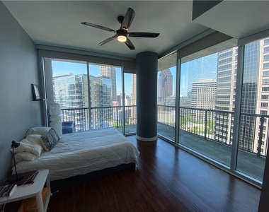 1080 Peachtree Street Ne # 1913 - Photo Thumbnail 3