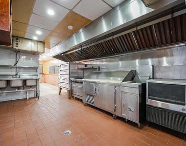 228 Willow Ave - Photo Thumbnail 3