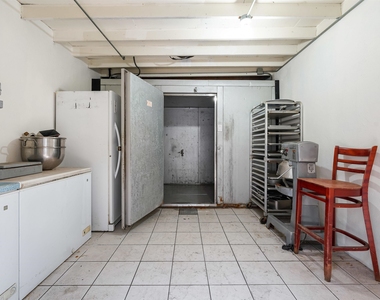228 Willow Ave - Photo Thumbnail 7