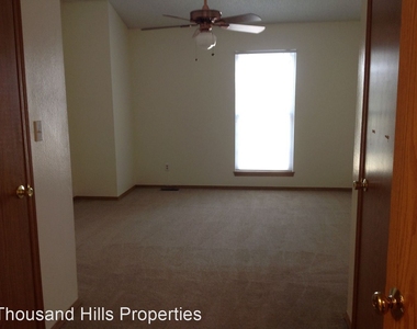 3360 Queen Anne Way - Photo Thumbnail 6