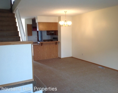 3360 Queen Anne Way - Photo Thumbnail 4