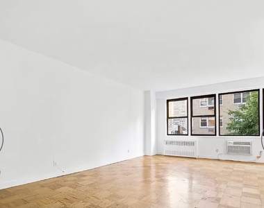 236 East 36th Street - Photo Thumbnail 2