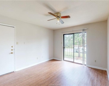 904 University Oaks Boulevard - Photo Thumbnail 9