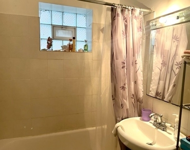 6308 N Oakley Avenue - Photo Thumbnail 8