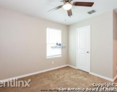 3215 Rosalind Way - Photo Thumbnail 10