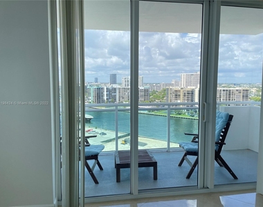 3001 S Ocean Dr - Photo Thumbnail 16