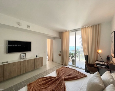 1300 Brickell Bay Dr Apt 806 - Photo Thumbnail 9