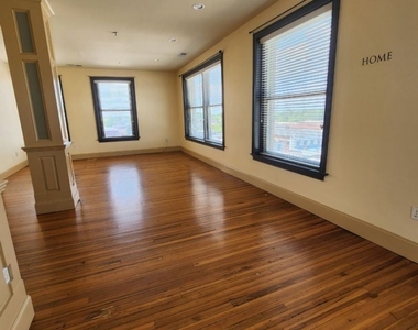 114 Washington St. Se - Photo Thumbnail 8