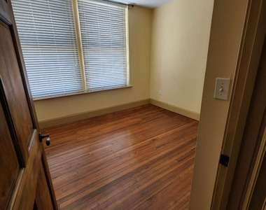 114 Washington St. Se - Photo Thumbnail 4