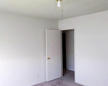 5175 Palmyra Avenue - Photo Thumbnail 20