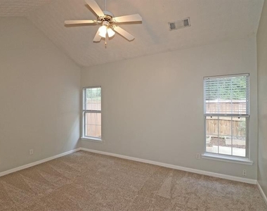 1517 Gates Circle - Photo Thumbnail 9