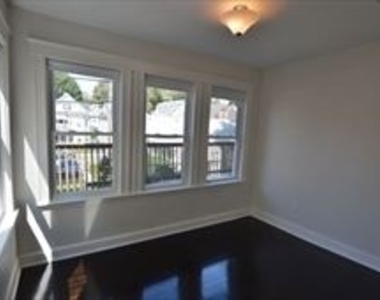 15 Bayside St Apt 1 - Photo Thumbnail 4