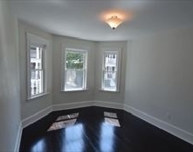 15 Bayside St Apt 1 - Photo Thumbnail 8